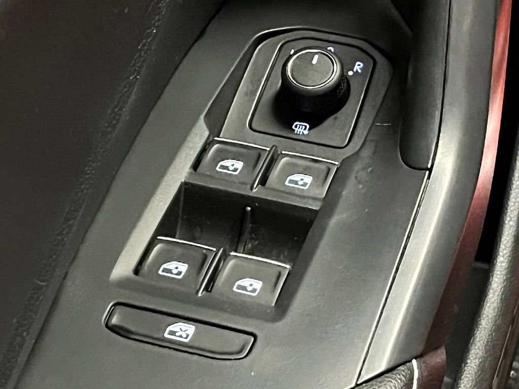 Used 2024 Volkswagen Jetta SE FWD image 17