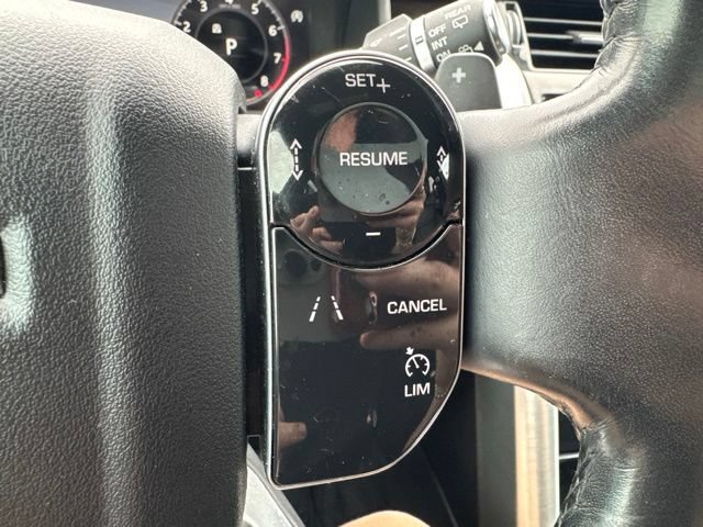 Used 2019 Land Rover Discovery HSE AWD/4WD image 11