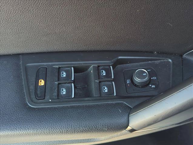 Used 2019 Volkswagen Tiguan SE w/ Panoramic Sunroof Package FWD image 8