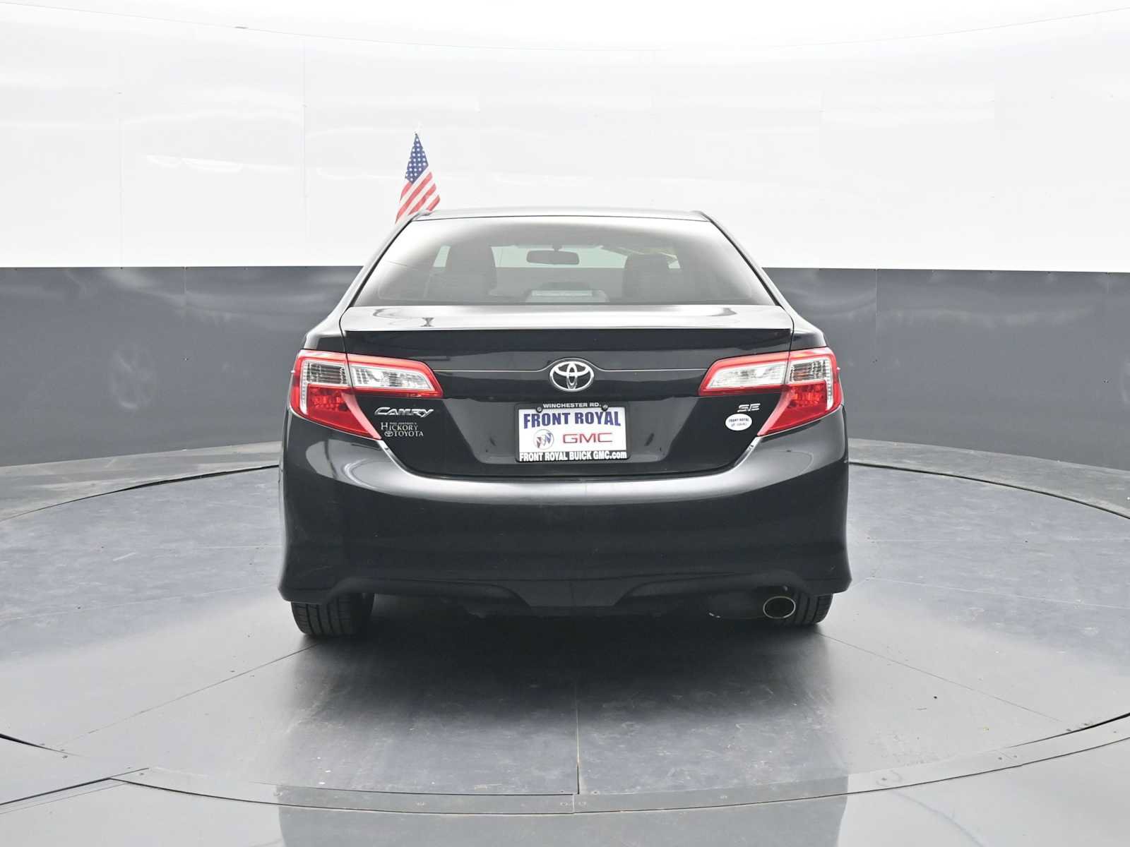 Used 2014 Toyota Camry SE FWD image 6