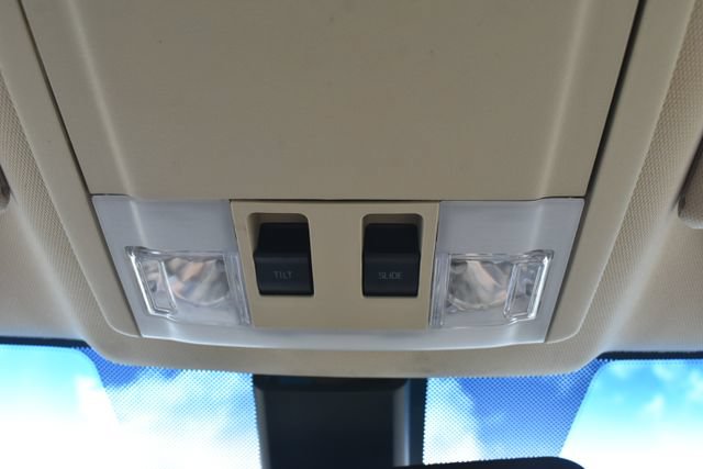 Used 2018 Ford Taurus Limited FWD image 37
