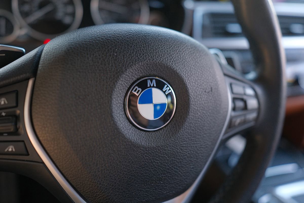 Used 2017 BMW 330e RWD image 57