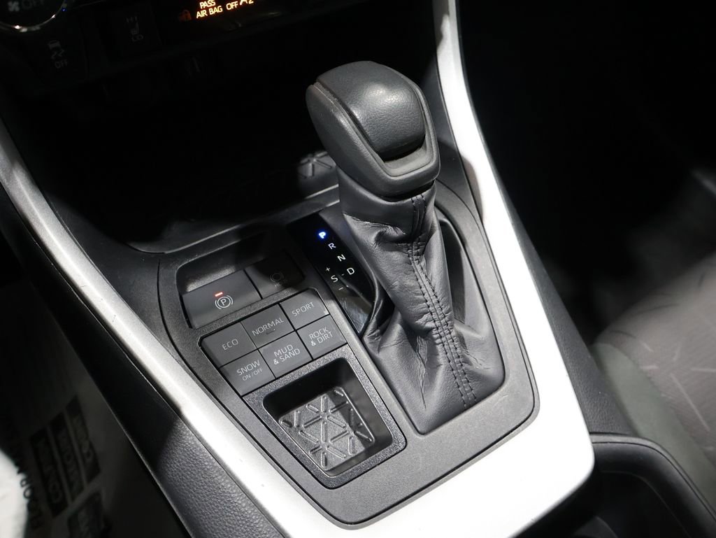 Used 2024 Toyota RAV4 XLE image 30