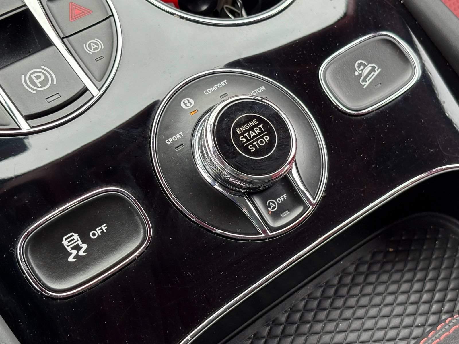 Used 2021 Bentley Bentayga AWD/4WD image 29