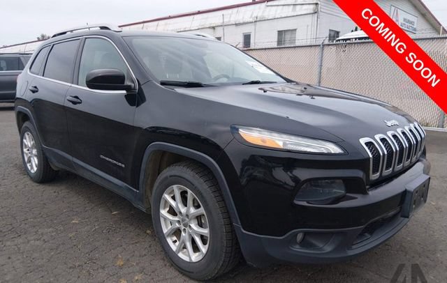 Used 2018 Jeep Cherokee Latitude w/ Safety Group AWD/4WD image 2