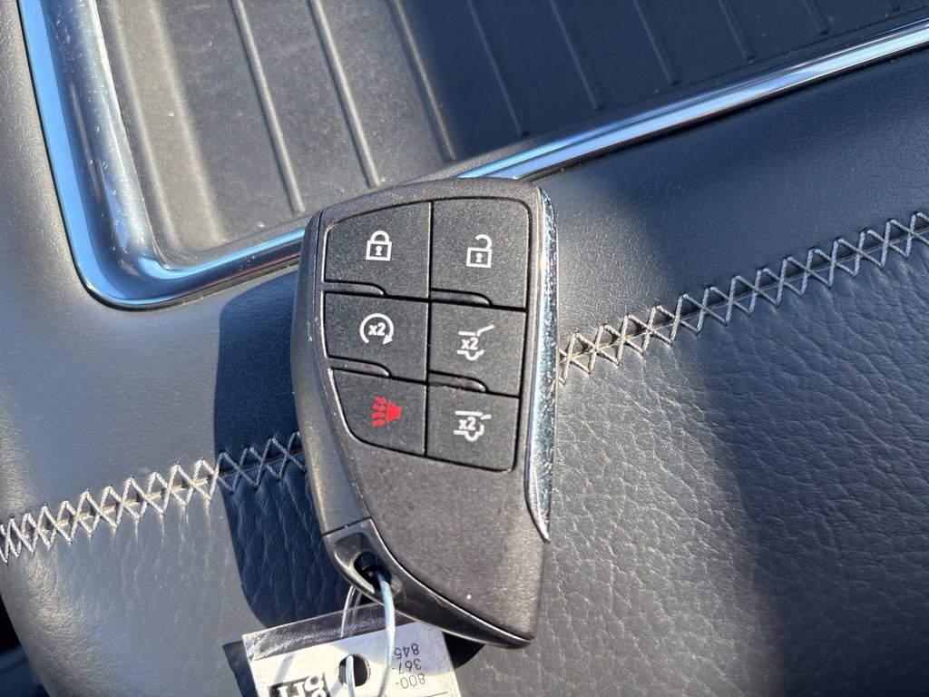 Used 2023 GMC Yukon XL Denali image 13