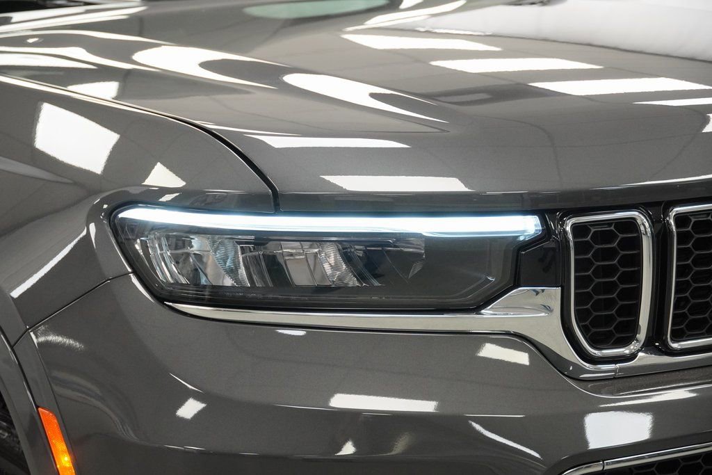 New 2025 Jeep Grand Cherokee L Overland w/ Trailer Tow Package image 5