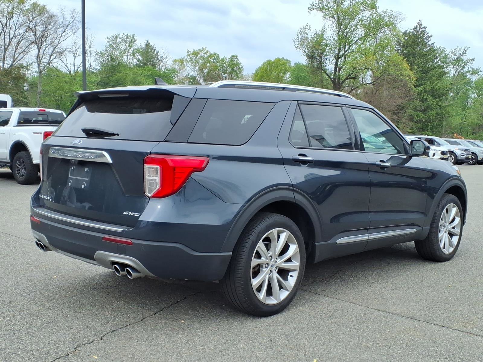 Used 2023 Ford Explorer Platinum w/ Equipment Group 601A AWD/4WD image 6