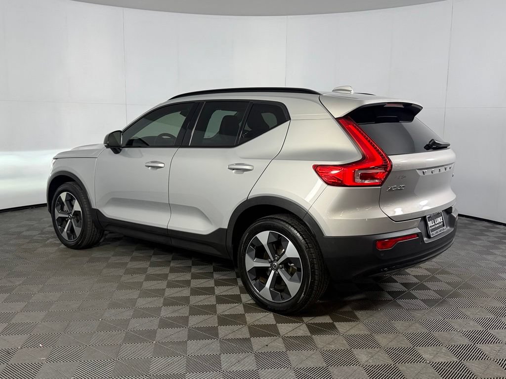 Used 2023 Volvo XC40 B5 Plus w/ Climate Package AWD/4WD image 10