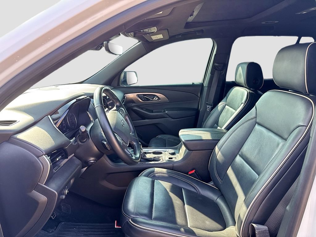 Used 2023 Chevrolet Traverse Premier w/ Redline Edition image 11