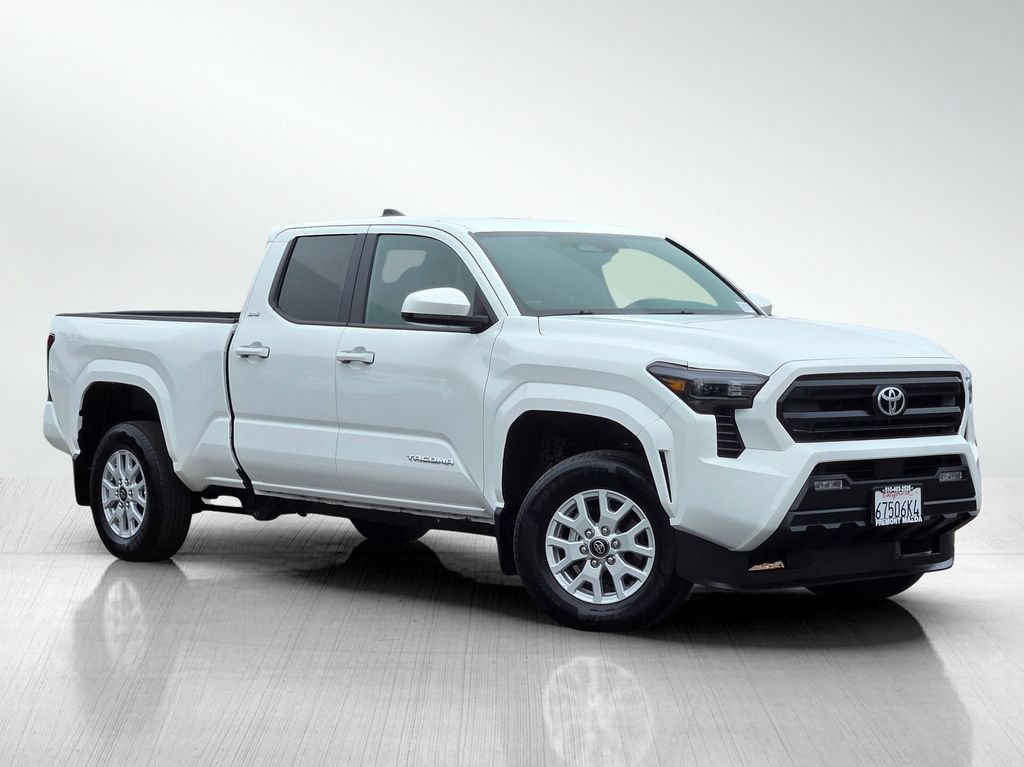 Used 2025 Toyota Tacoma SR5 AWD/4WD image 1