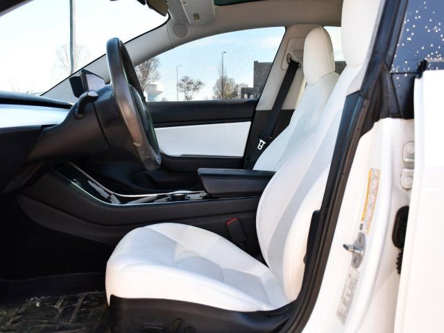 Used 2020 Tesla Model 3 Standard Range image 11