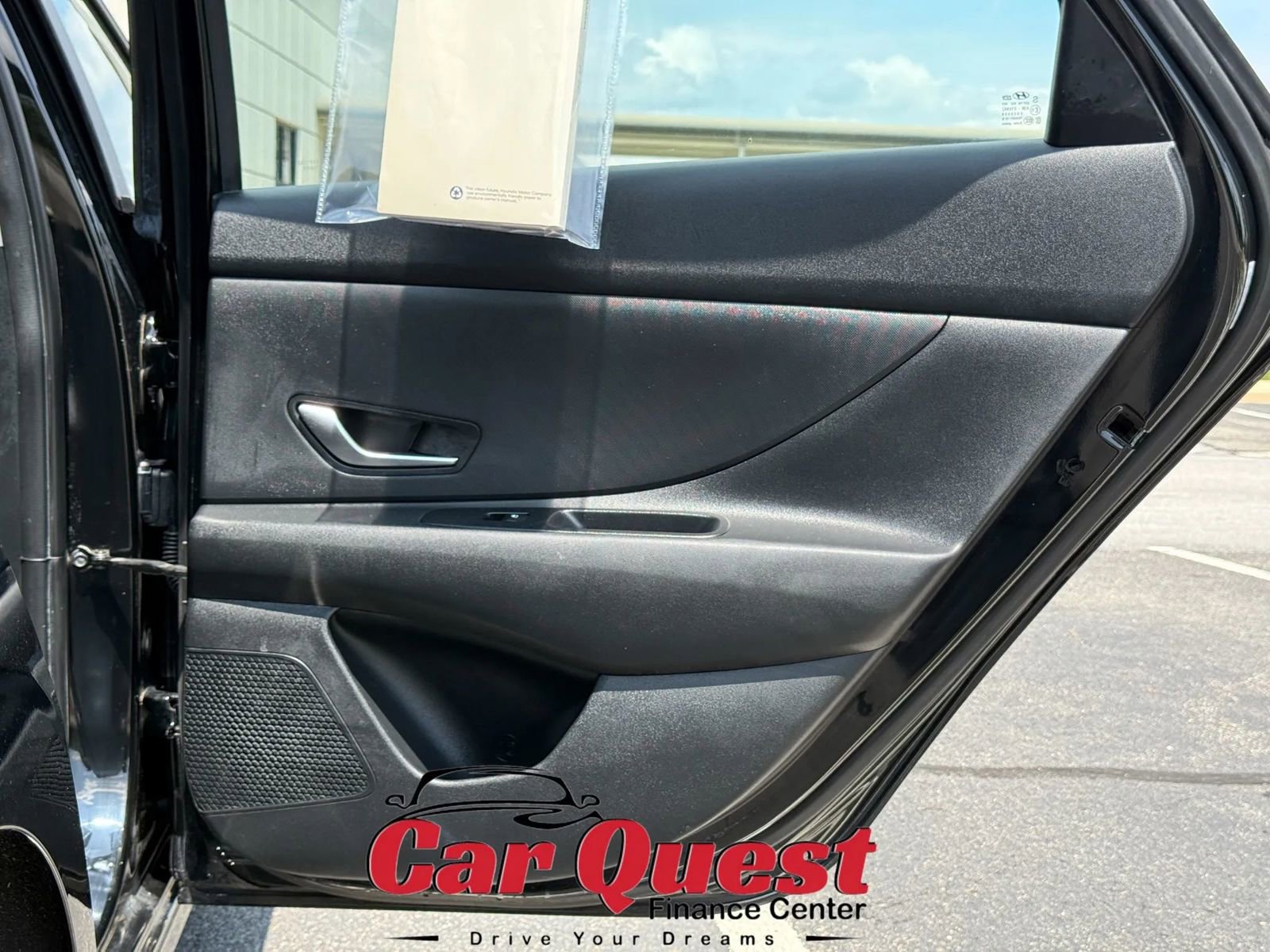 Used 2022 Hyundai Elantra SE image 15