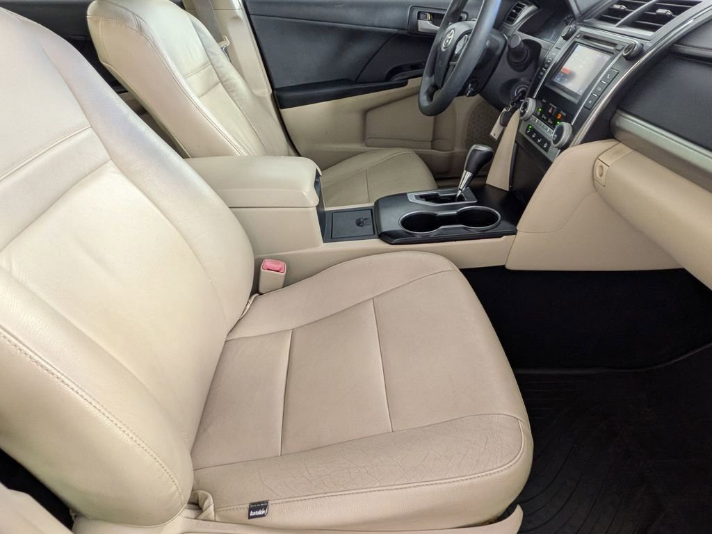 Used 2012 Toyota Camry LE FWD image 26