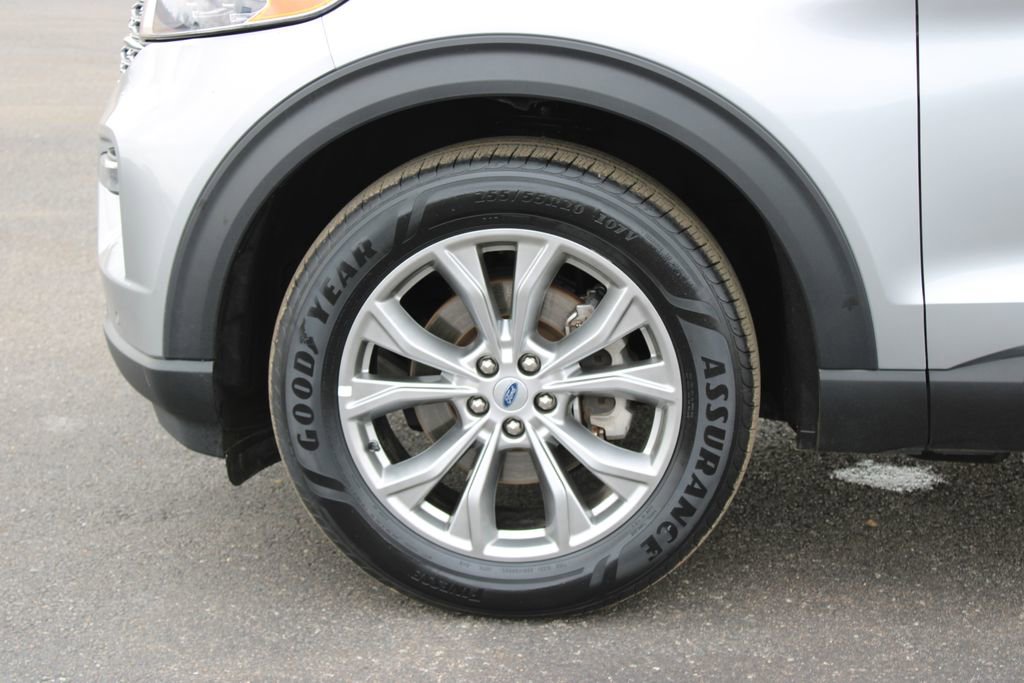 Used 2023 Ford Explorer Limited AWD/4WD image 19