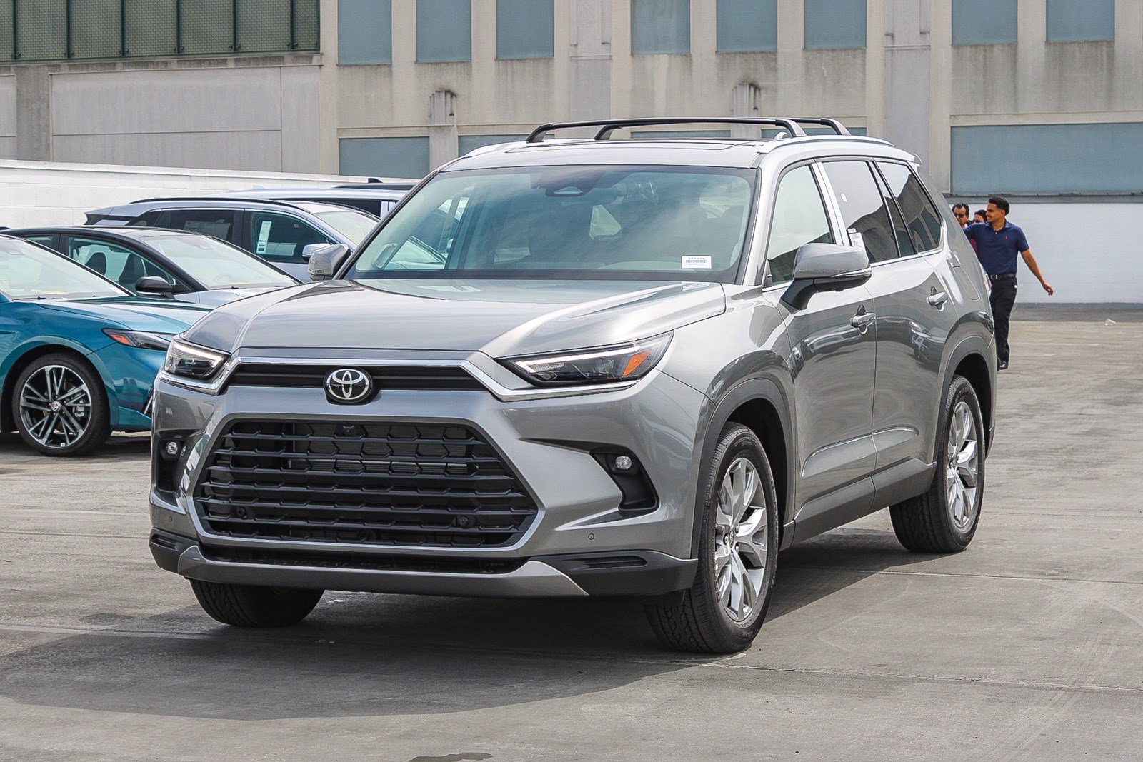 New 2026 Toyota Grand Highlander AWD Hybrid image 3