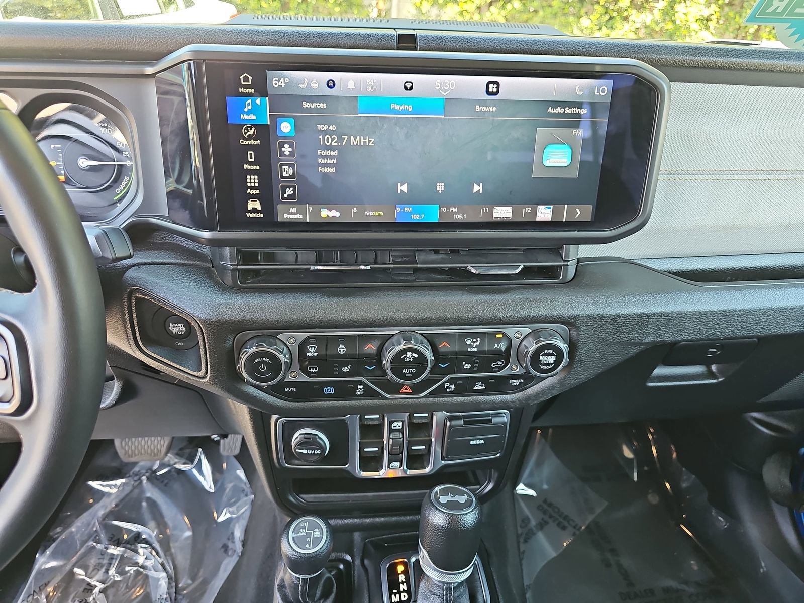 Used 2024 Jeep Wrangler Unlimited w/ Convenience Group AWD/4WD image 19