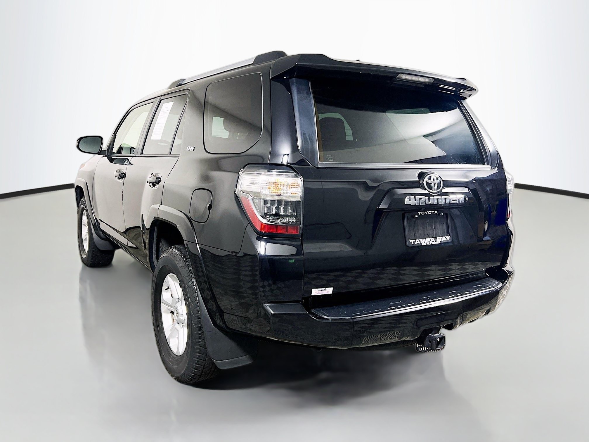 Used 2024 Toyota 4Runner SR5 AWD/4WD image 8