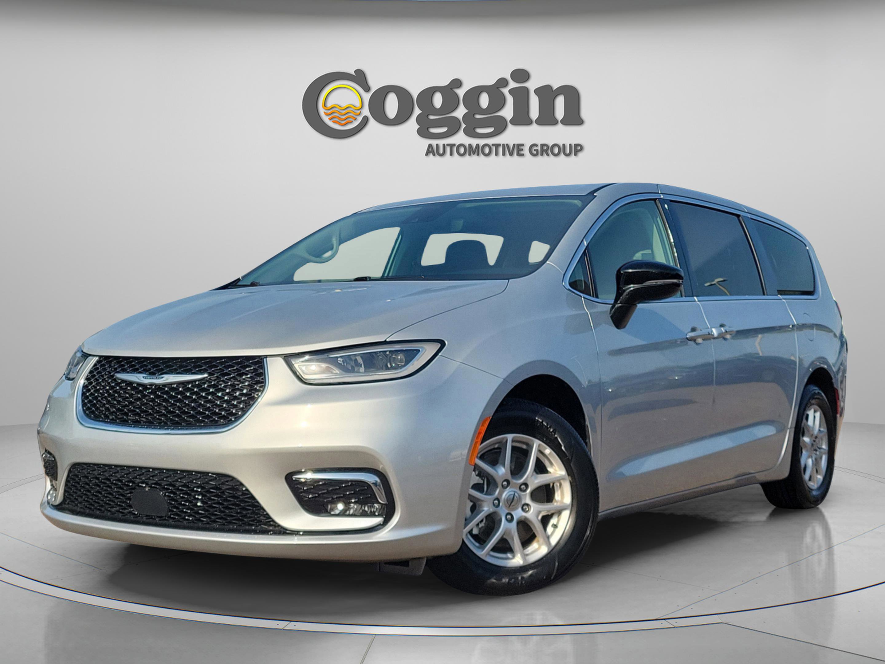 Used 2024 Chrysler Pacifica Touring-L