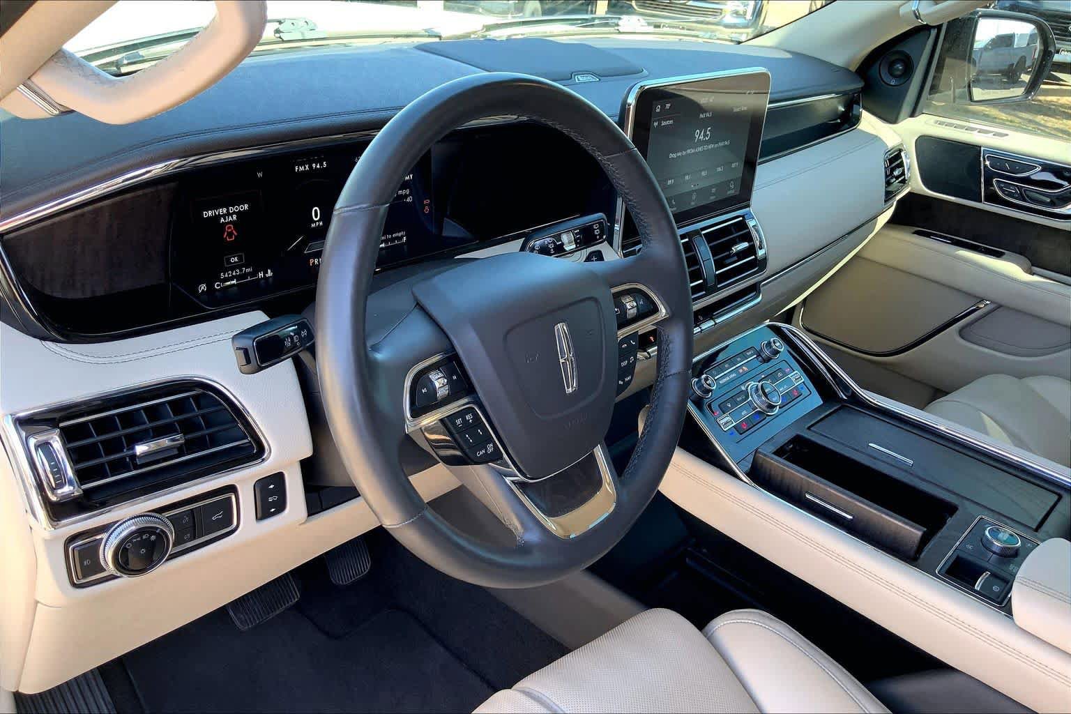 Used 2021 Lincoln Navigator Reserve AWD/4WD image 18