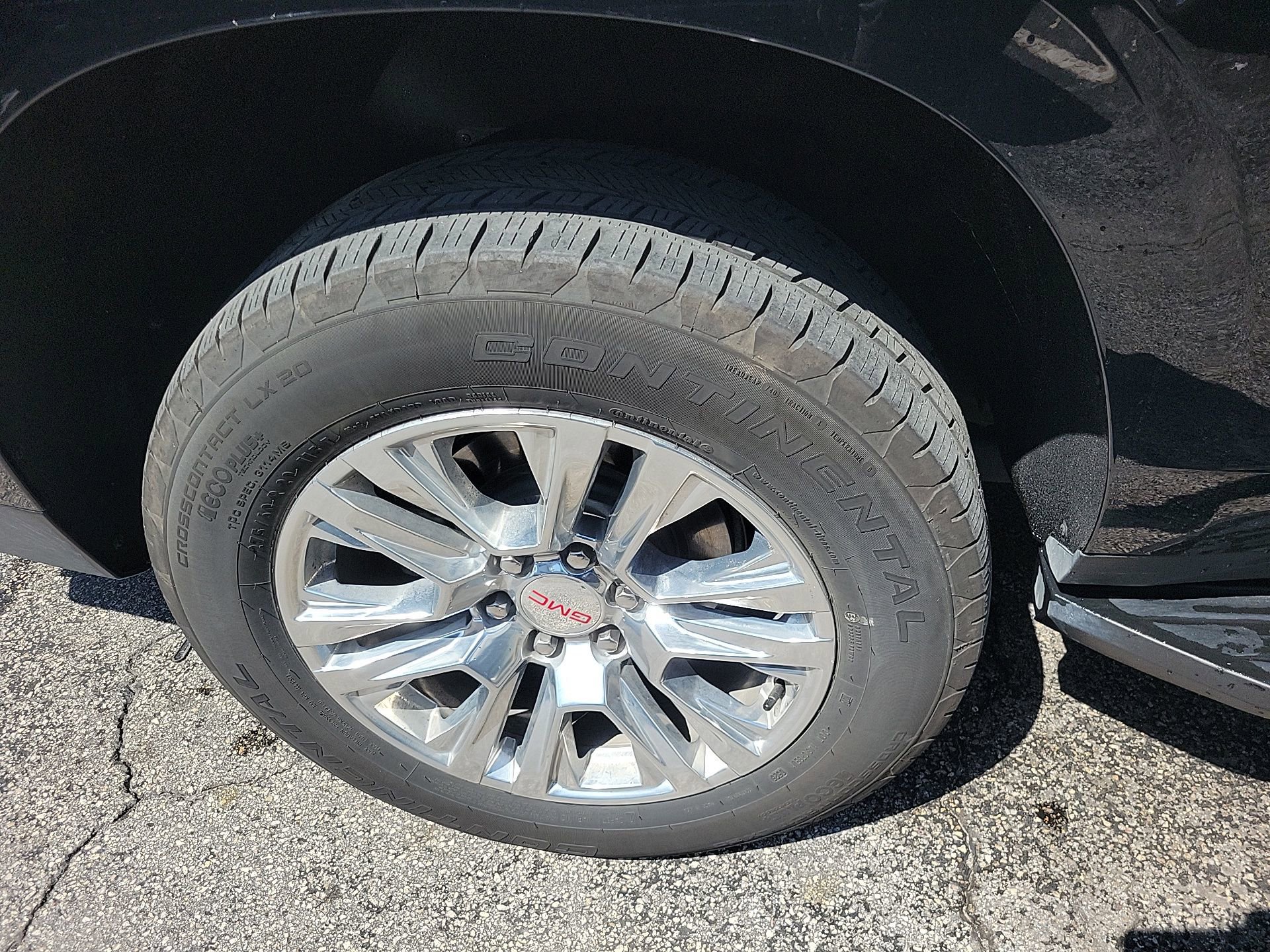 Used 2025 GMC Yukon XL Denali image 10