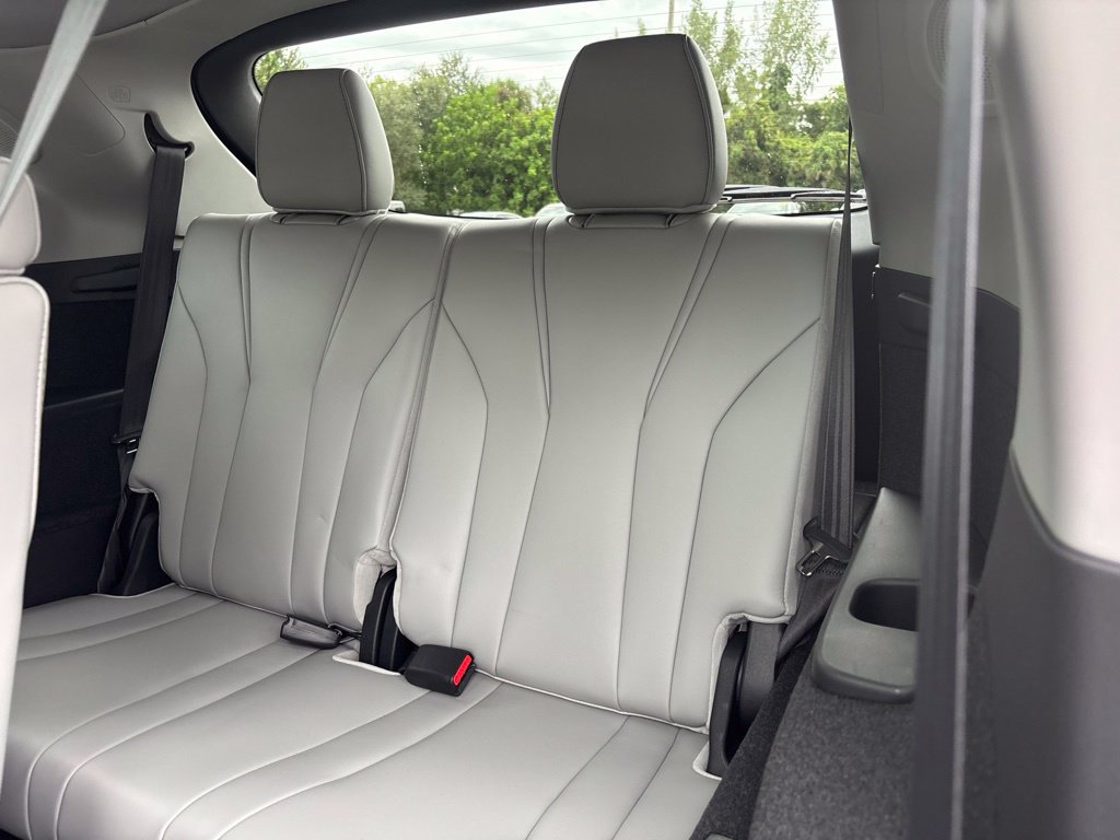 New 2026 Acura MDX w/ Technology Package FWD image 18