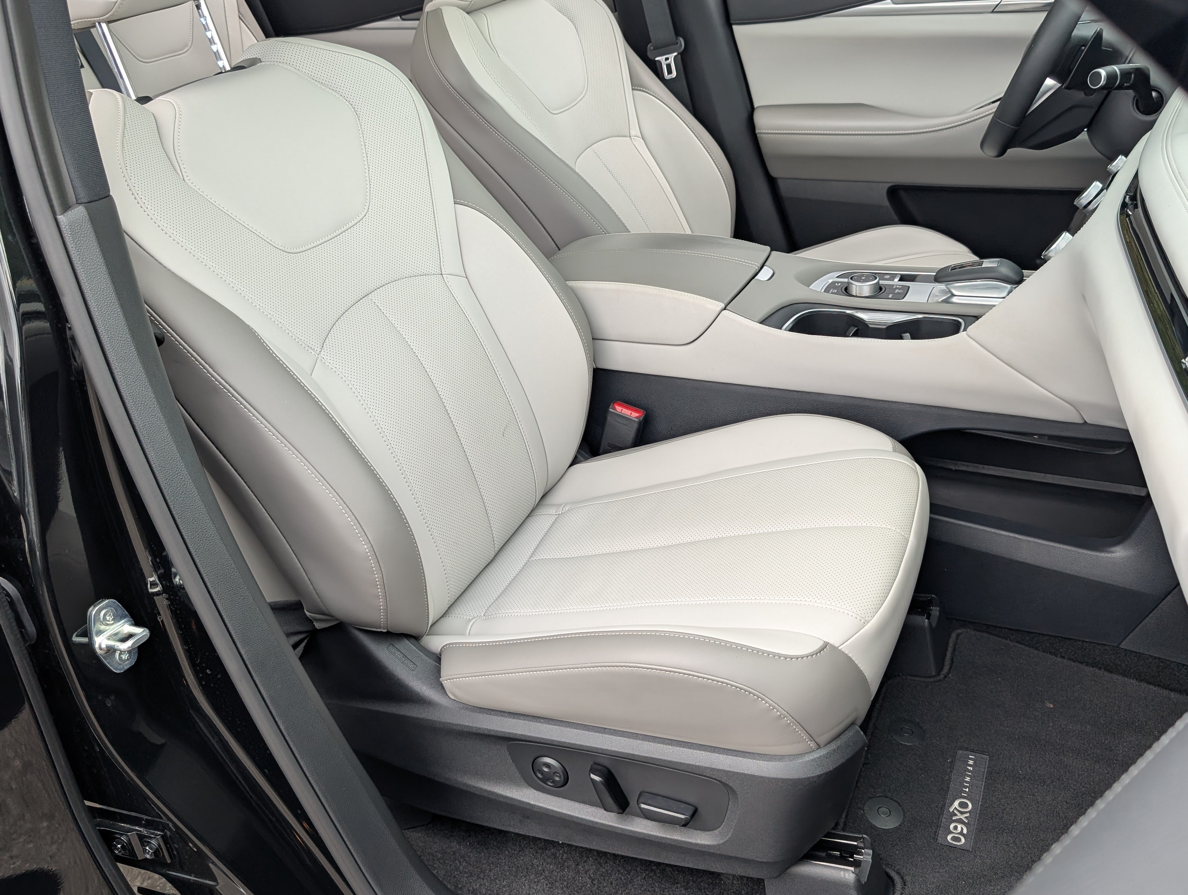 Used 2026 INFINITI QX60 Luxe w/ Cargo Package FWD image 24