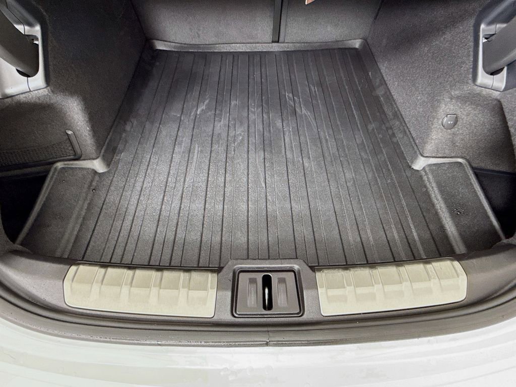 Certified 2024 Porsche Taycan 4S image 30