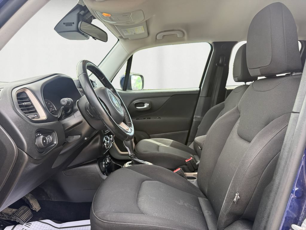 Used 2017 Jeep Renegade Latitude w/ Cold Weather Group AWD/4WD image 9