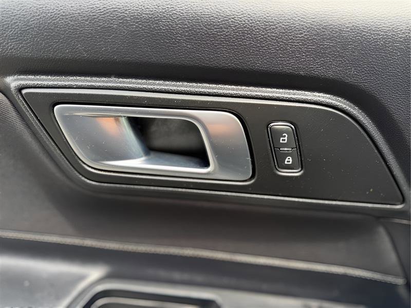 Used 2015 Ford Mustang Coupe RWD image 24