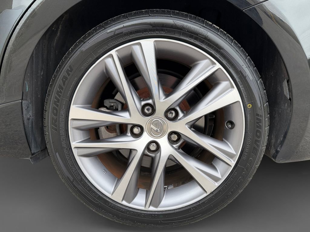 Used 2018 Lexus IS 300 w/ Accessory Package 2 image 11