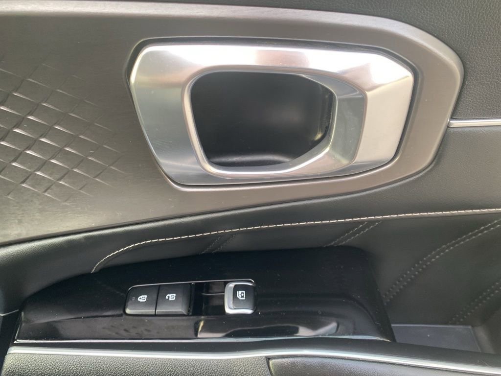 Used 2021 Kia Sorento SX image 11