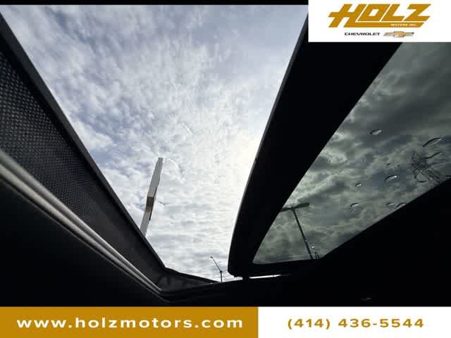 Certified 2025 Chevrolet Traverse RS w/ LPO, Floor Liner Package AWD/4WD image 18