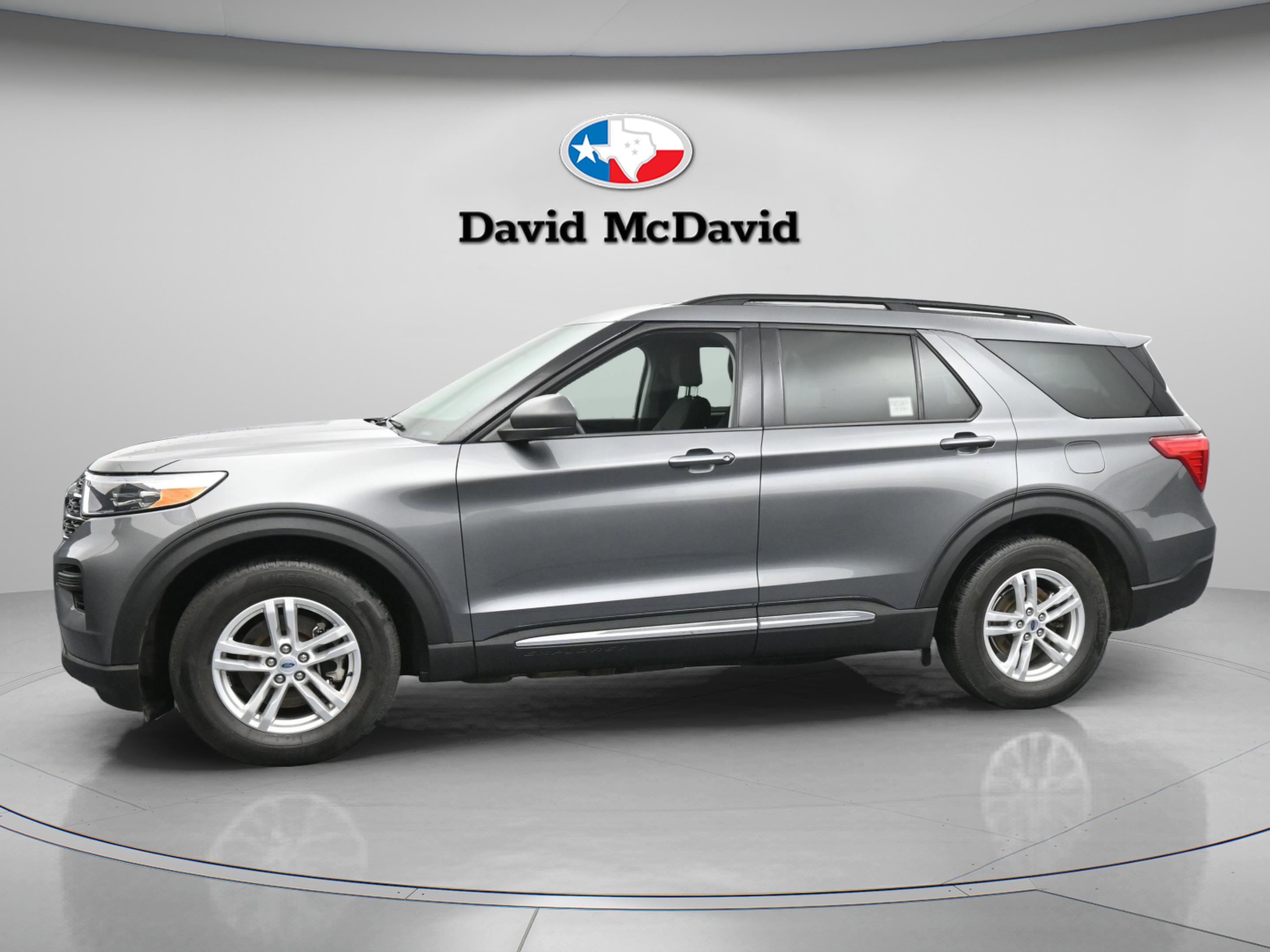 Used 2023 Ford Explorer XLT RWD image 5