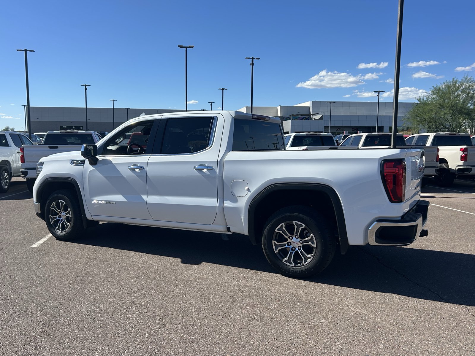 Certified 2025 GMC Sierra 1500 SLT RWD image 3