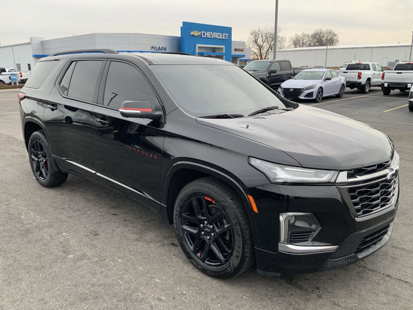 Used 2023 Chevrolet Traverse Premier w/ Redline Edition image 2
