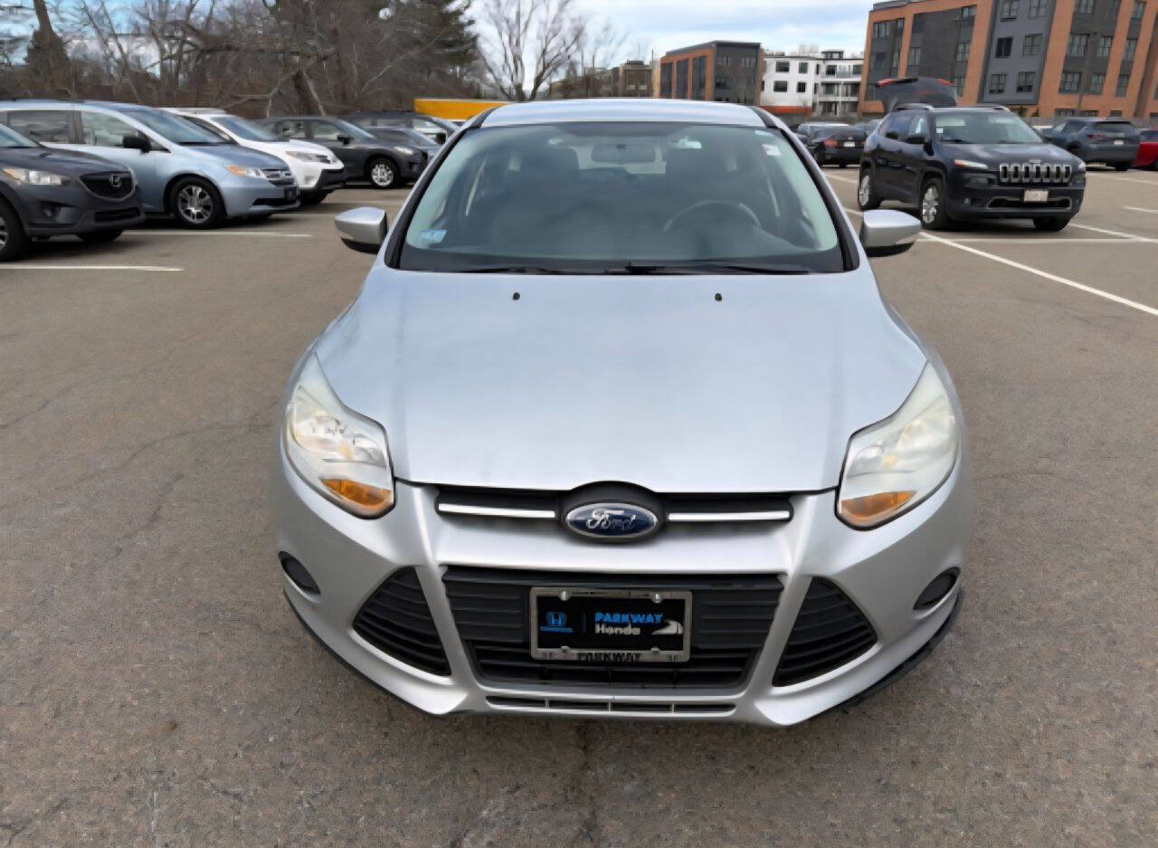 Used 2014 Ford Focus SE FWD image 2