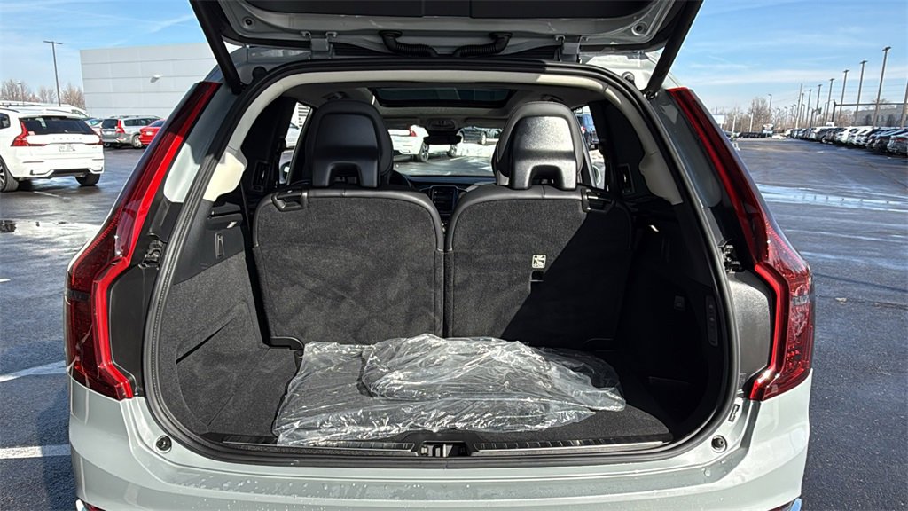 Certified 2024 Volvo XC90 T8 Ultimate w/ Protection Package image 28