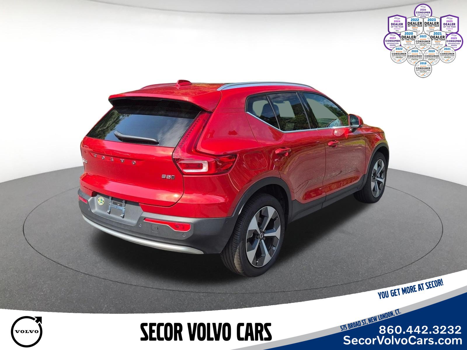 Used 2024 Volvo XC40 B5 Plus w/ Protection Package Premier AWD/4WD image 6