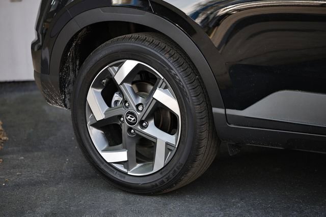 Used 2024 Hyundai Venue SEL image 5