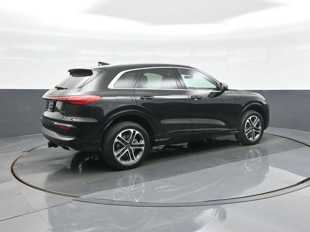 Certified 2025 Audi Q5 Premium w/ Convenience Package image 7