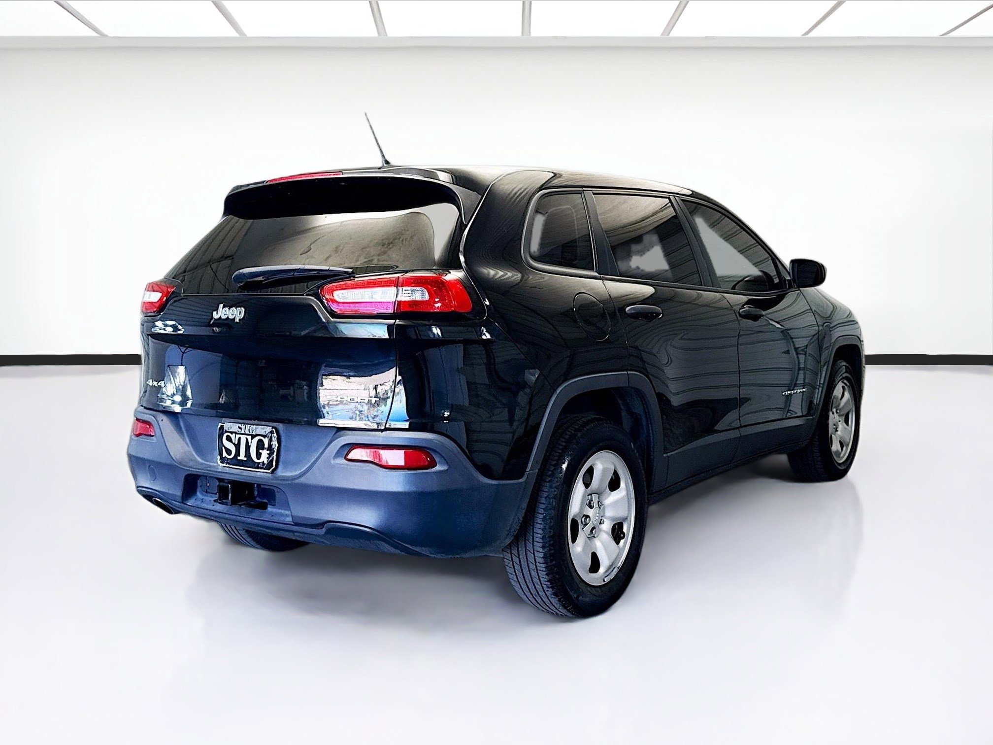 Used 2017 Jeep Cherokee Sport w/ Trailer Tow Group image 4