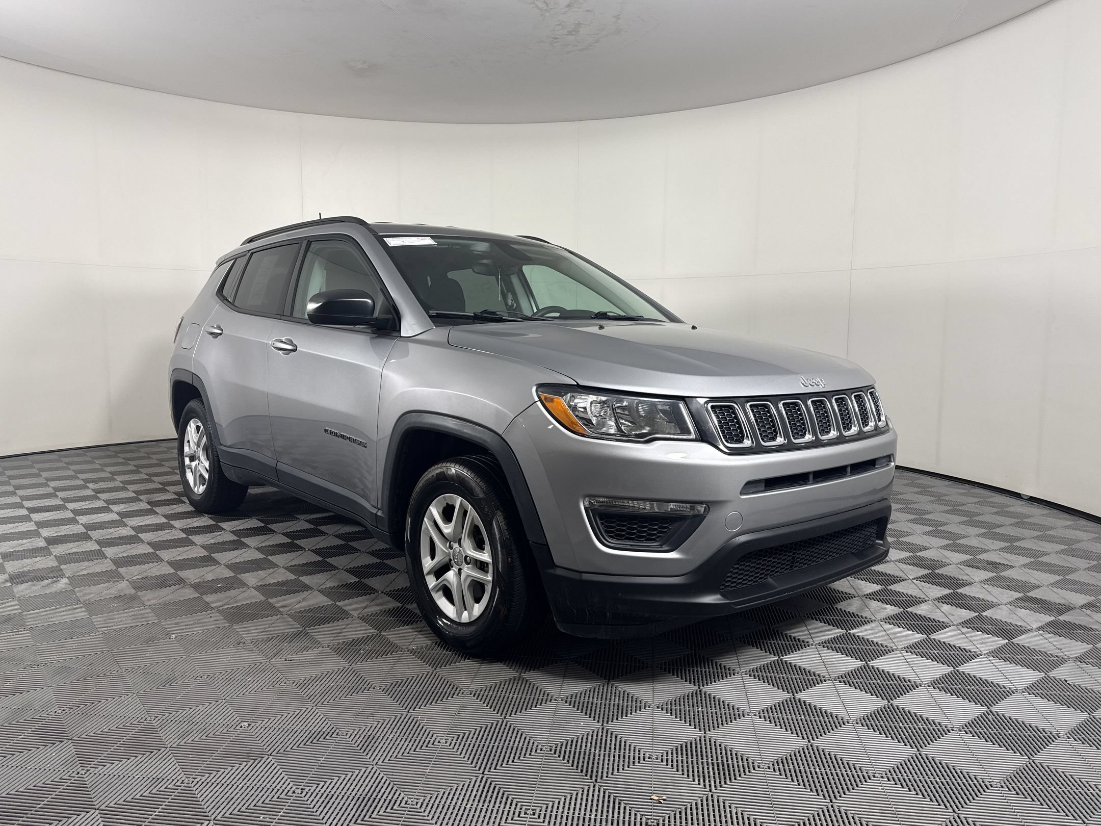 Used 2018 Jeep Compass Sport w/ Tech Group FWD image 7
