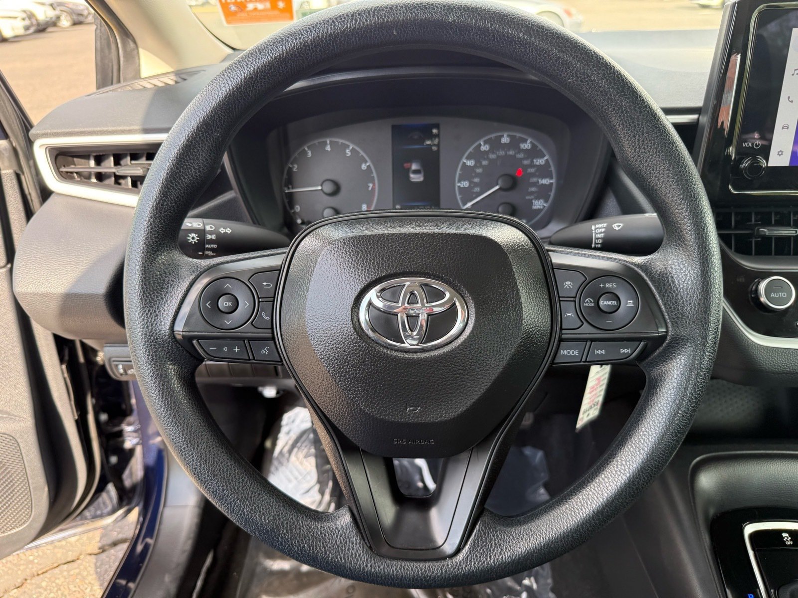 Used 2025 Toyota Corolla LE FWD image 16