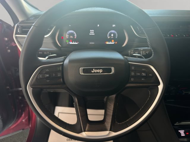 Used 2023 Jeep Grand Cherokee L Limited AWD/4WD image 12