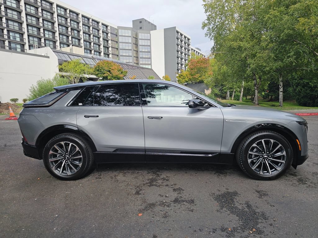 New 2027 Cadillac Lyriq Sport AWD/4WD image 7