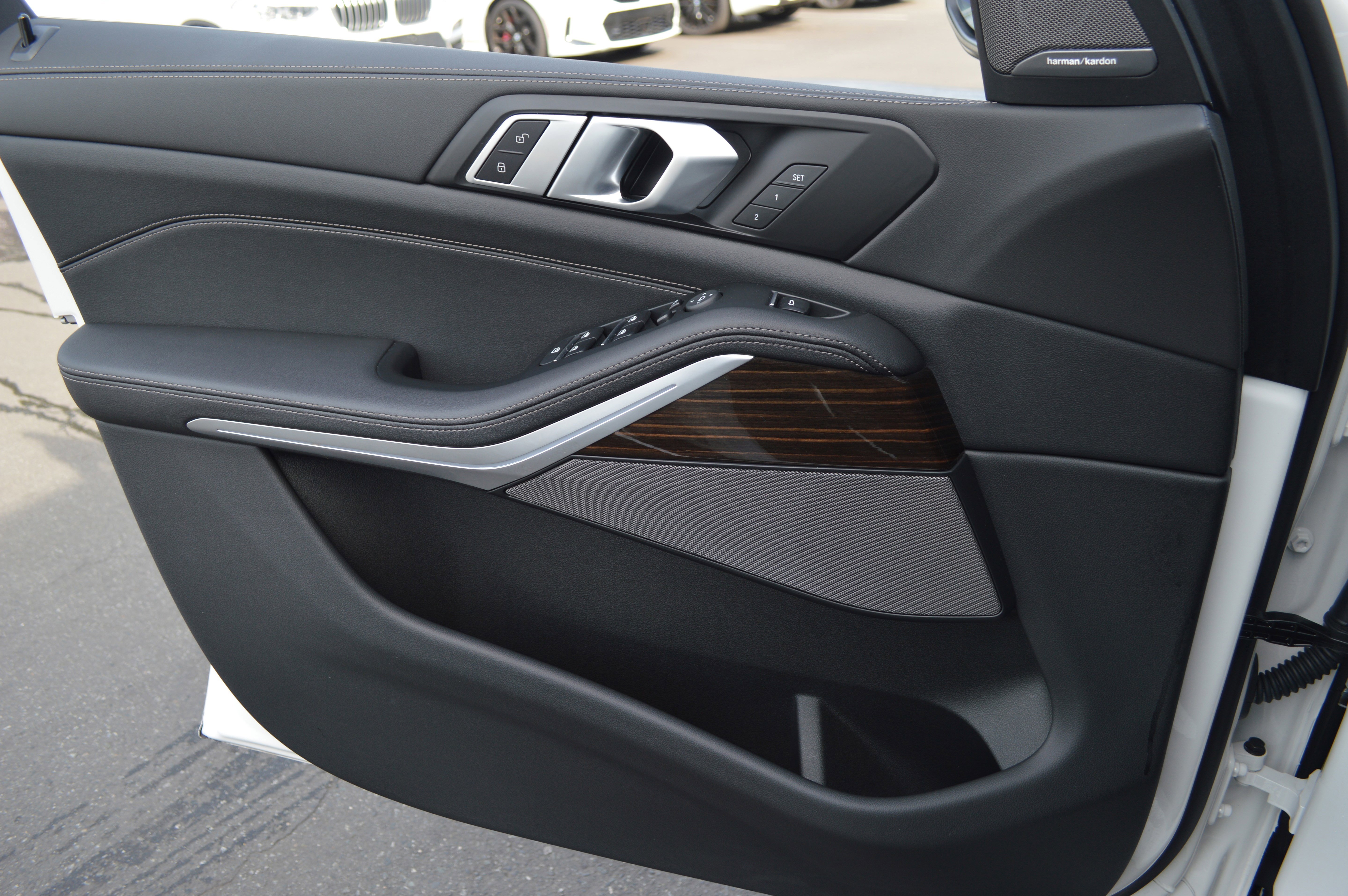 Certified 2025 BMW X5 xDrive40i AWD/4WD image 13