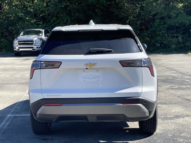 Used 2027 Chevrolet Equinox LT FWD image 4