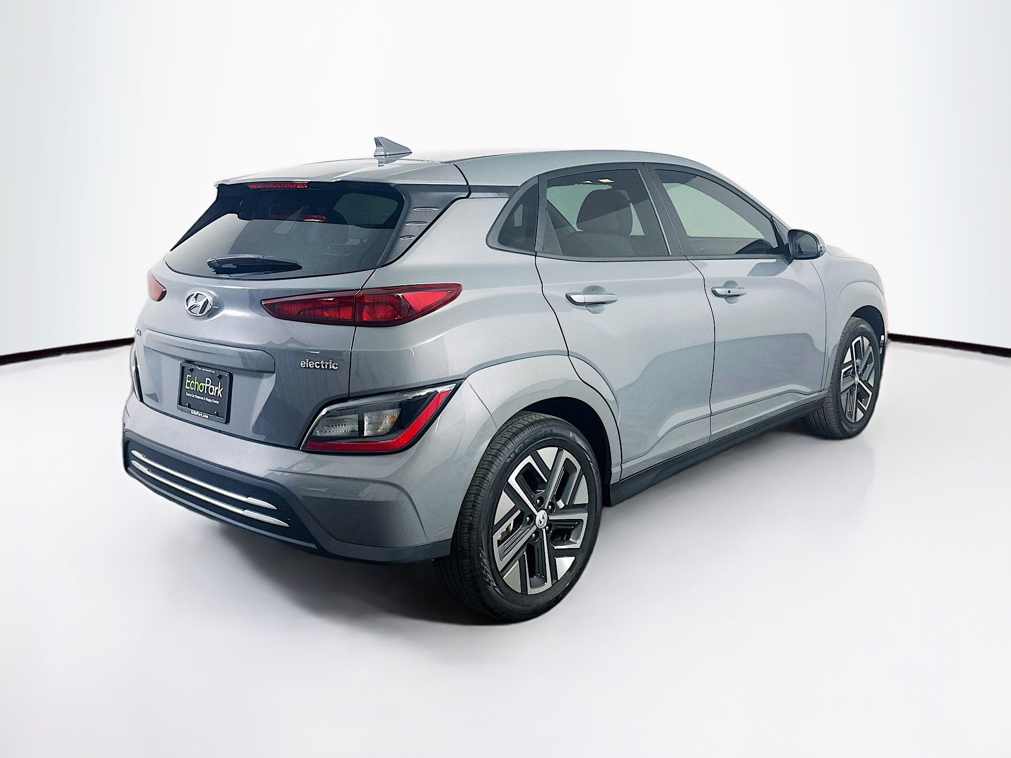 Used 2023 Hyundai Kona SE w/ Cargo Package image 9