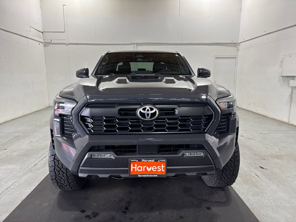 Used 2025 Toyota Tacoma TRD Sport image 2